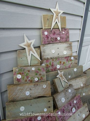 pallet-wood-christmas-trees-christmas-decorations-painted-furniture-pallet