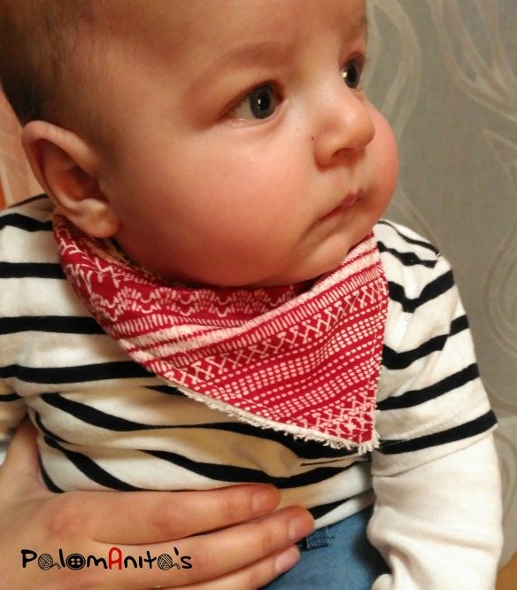 DIY: Babero triangular / bandana para bebés con patrón (muy fácil)